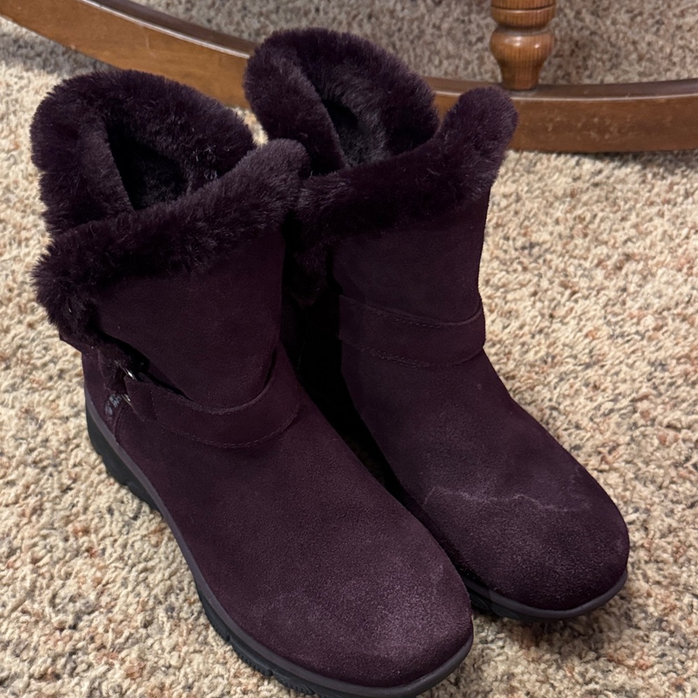 Skechers Women's Plush plum Winter Boots